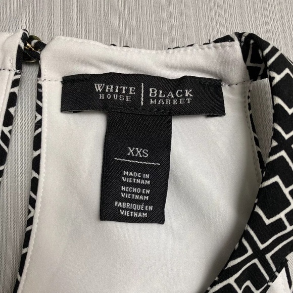 White House Black Market Womens Blouse XXS Black Pattern Sleeveless Top WHBM - Picture 3 of 4